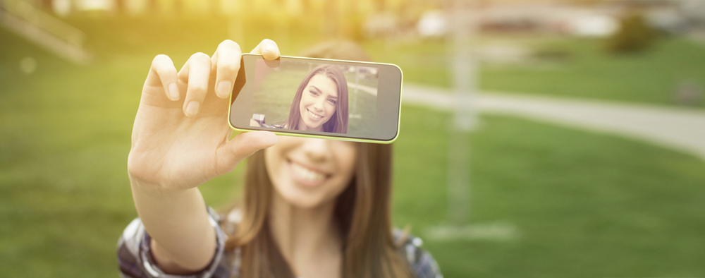 How to See Others In a Selfie World inside